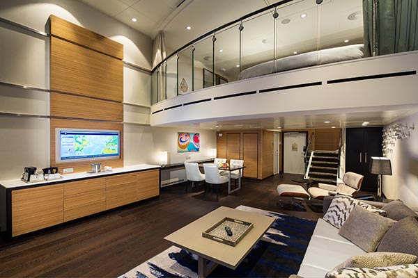 Grand Loft Suite with Balcony