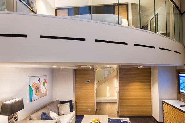 Grand Loft Suite with Balcony